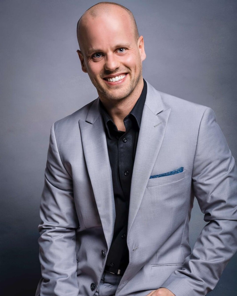 Portrait de Adam Giraudias, Directeur des ventes, DXM Technologie